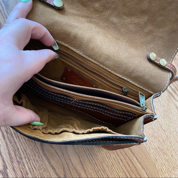 Patricia Nash brown leather embossed crossbody bag - Picture 5 of 7